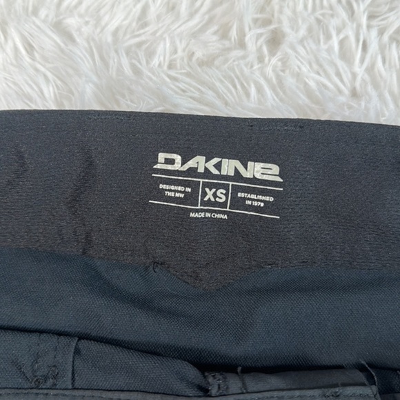 Dakine Black Water Resistant Faye Shorts NWT - Picture 10 of 12